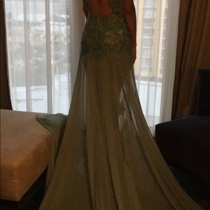 Meet your Posher, Zenaida